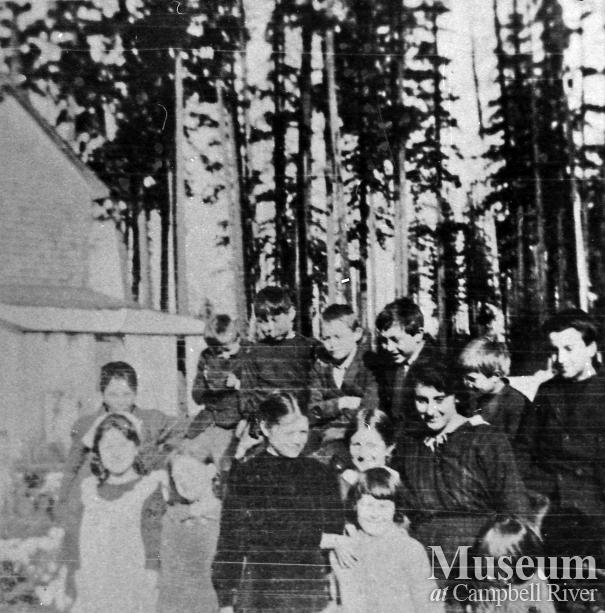 Students at Quadra Island School, 1927