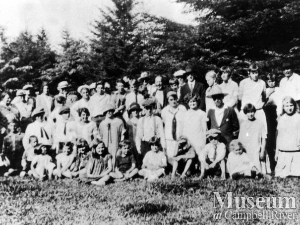Read Island residents gathered for a Victoria Day Picnic