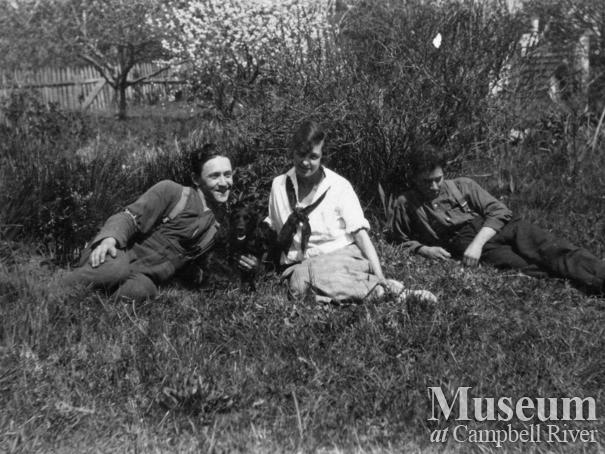 Rob, Dorothy, and Frank Yeatman at their home, Sunny Side Farm, Quadra Island