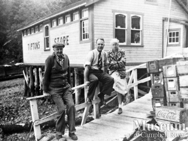 Read Island pioneers in front of Tipton's store, Surge Narrows