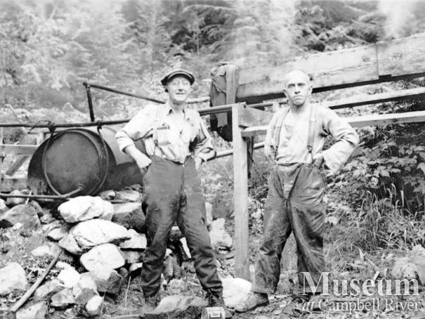 Saulter and Frank in front of box for steaming planks