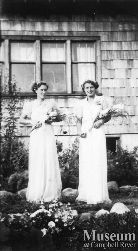Bridesmaids at Hardwicke Island